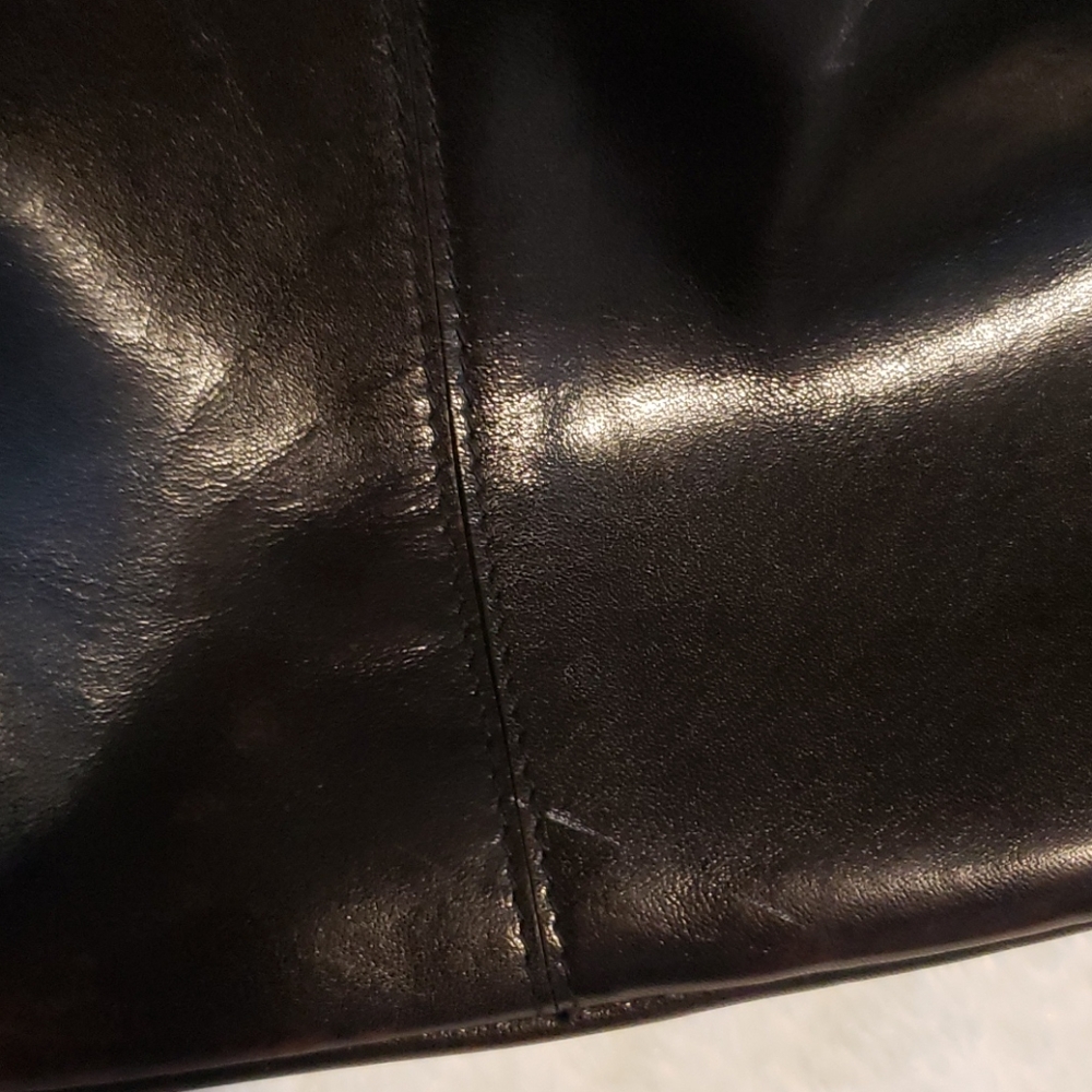Small Dillard's Handbag - Picture 4 of 7